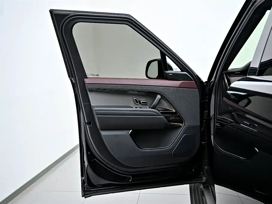 Range Rover Sport 2025 Edition 400PS Stealth Special Edition