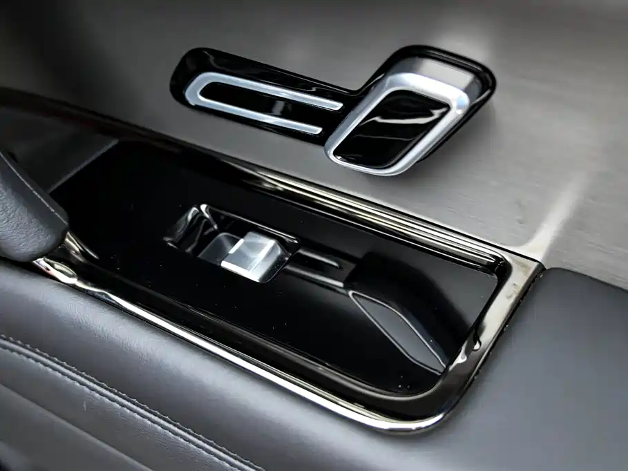 Range Rover Sport 2025 Edition 400PS Stealth Special Edition