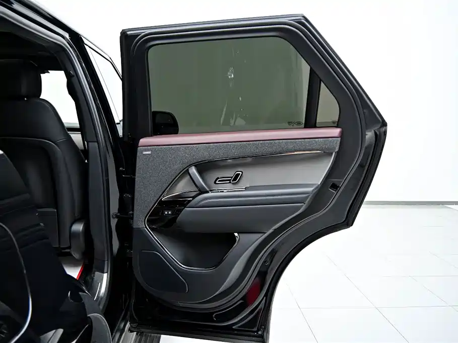 Range Rover Sport 2025 Edition 400PS Stealth Special Edition