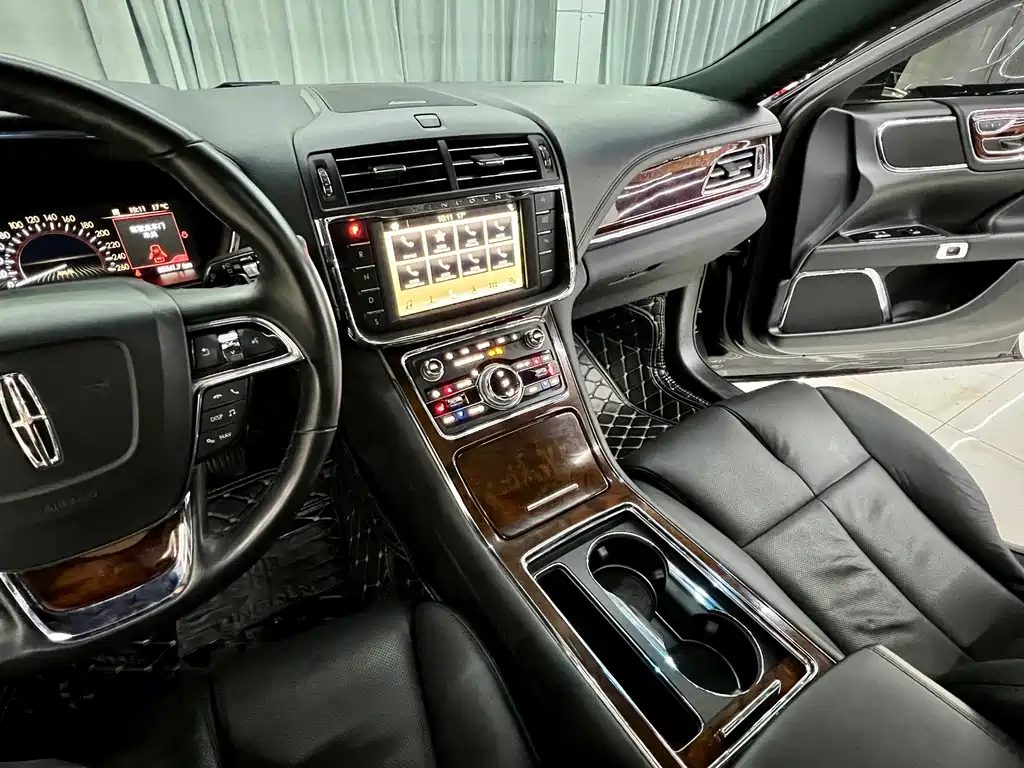 Lincoln Continental 2018 2.0T Two-Wheel Drive尊享版