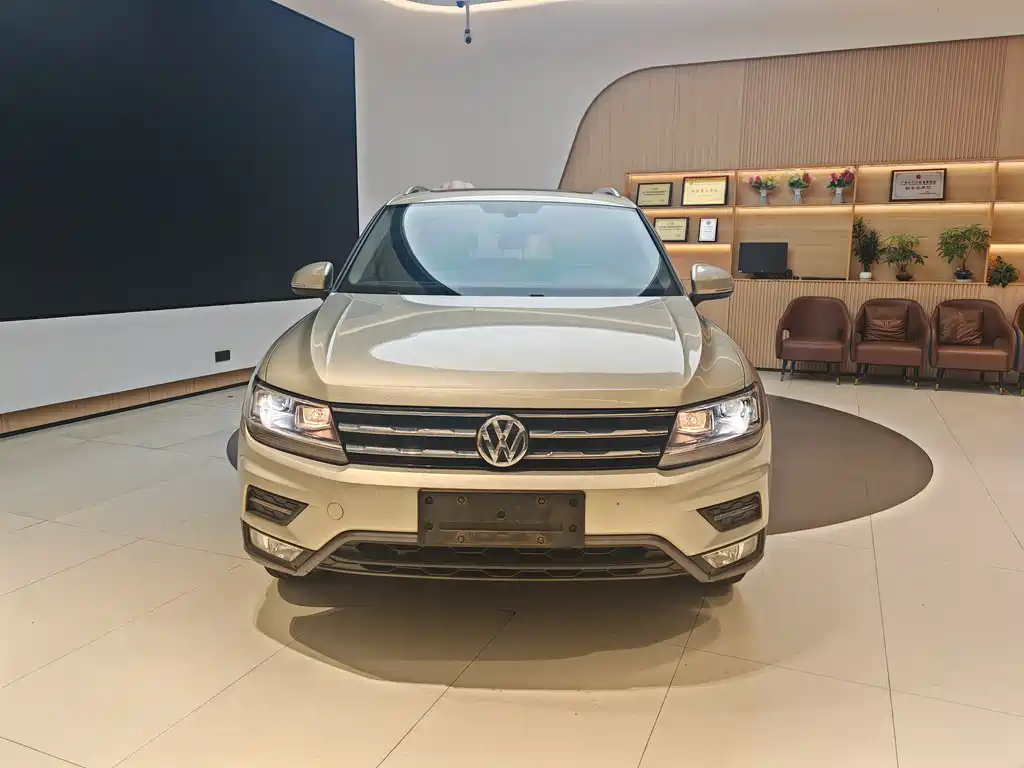 Tiguan L 2020 330 TSI Automatic 2WD Panoramic Comfort Edition National VI