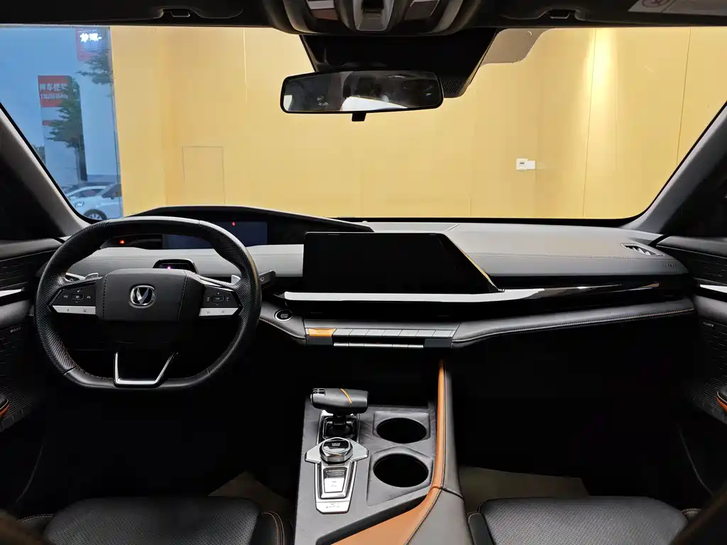 Changan UNI-V 2022 Model 1.5T Smart Navigation Edition