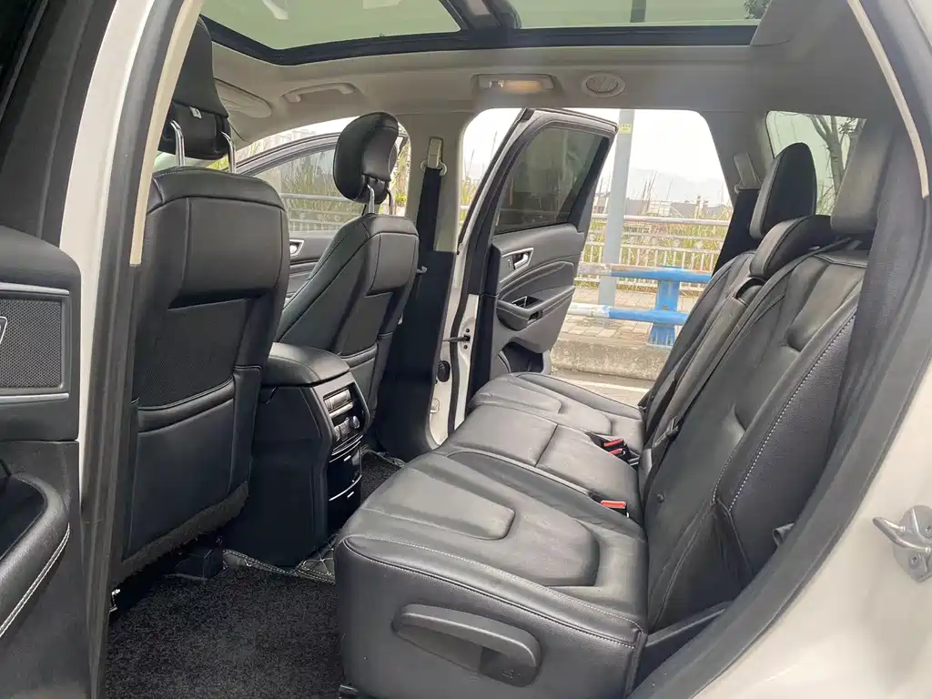Escape 2018 EcoBoost 245 Two-wheel drive Luxury Edition 7-seater National V