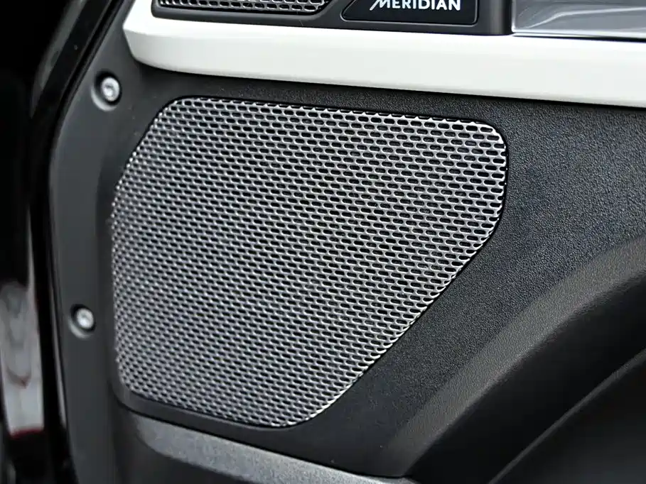 Land Rover Defender 2024 110 3.0T P400 X-DYNAMIC HSE