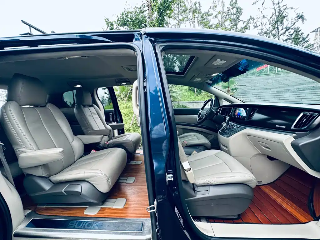Buick GL8 2013 2.4L CT Luxury Business Comfort Edition