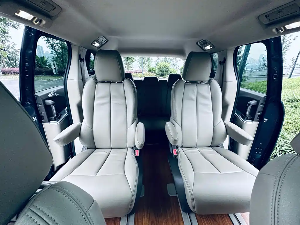 Buick GL8 2013 2.4L CT Luxury Business Comfort Edition