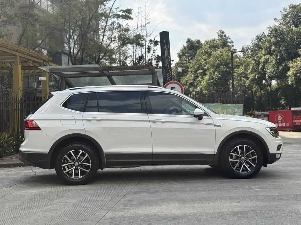 Tiguan L 2018 330 TSI Automatic Two-wheel Drive Comfort Edition