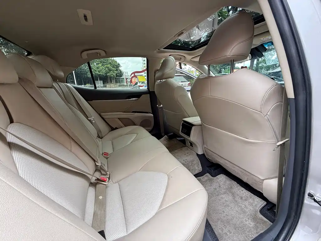 Camry 2021 2.0G Luxury Edition