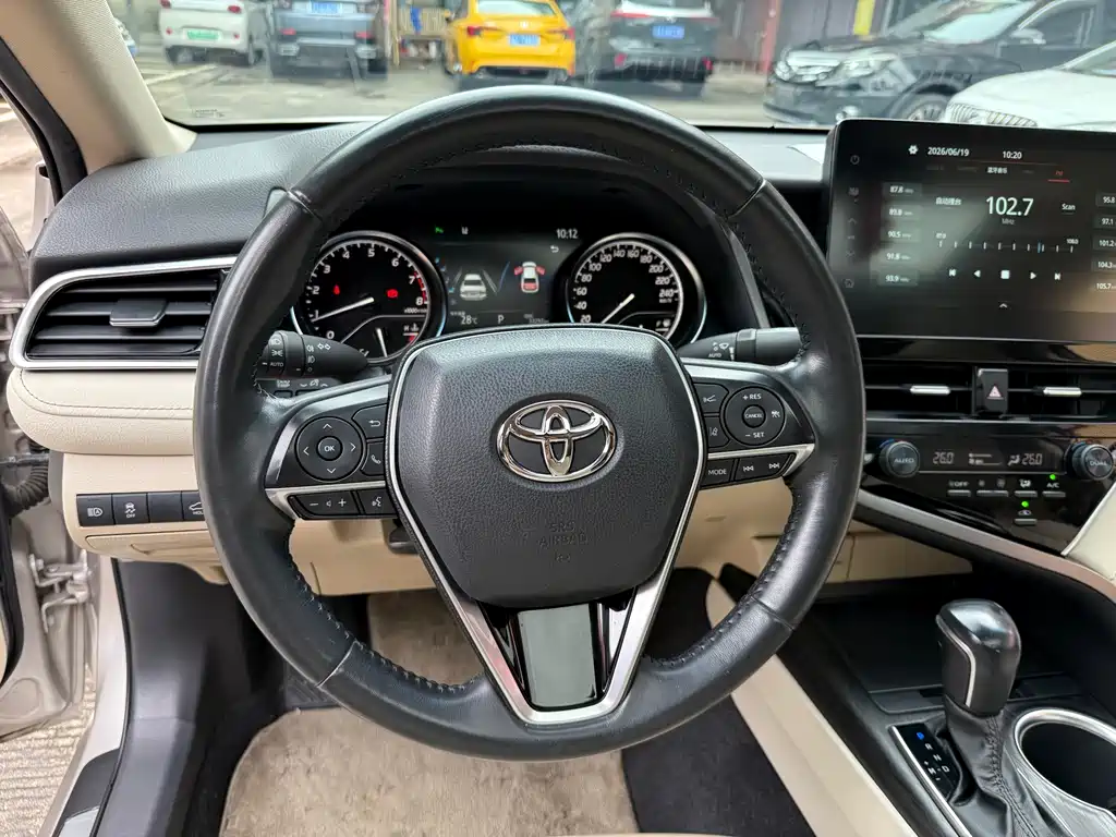 Camry 2021 2.0G Luxury Edition