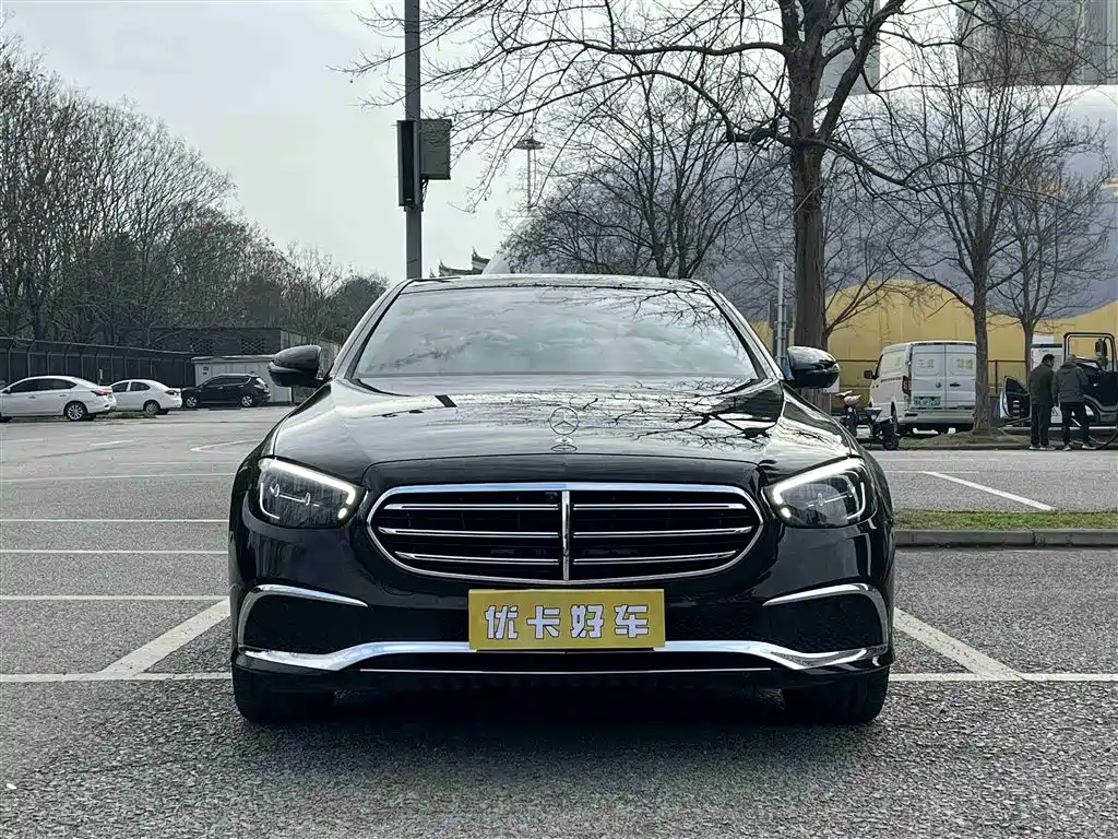 Mercedes-Benz E-Class 2022 E 300 L Fashion Edition