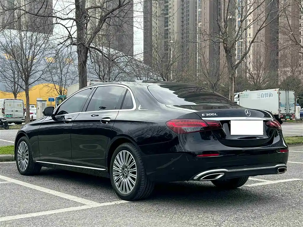 Mercedes-Benz E-Class 2022 E 300 L Fashion Edition