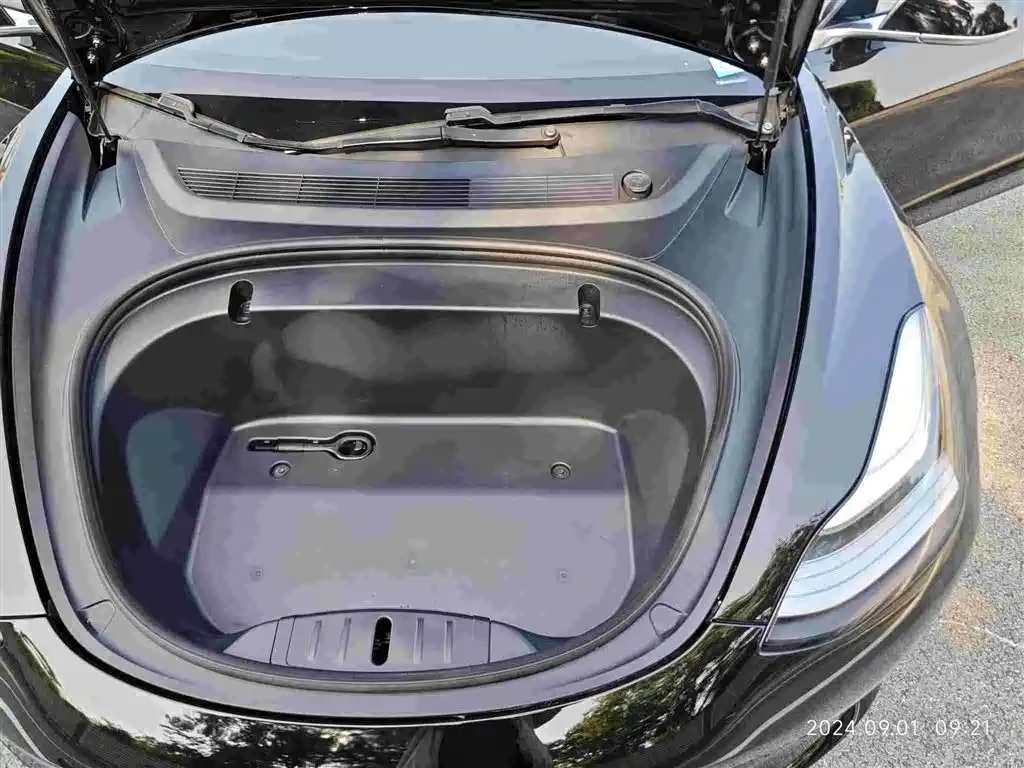 Model 3 Long Range Rear-Wheel Drive 2020款