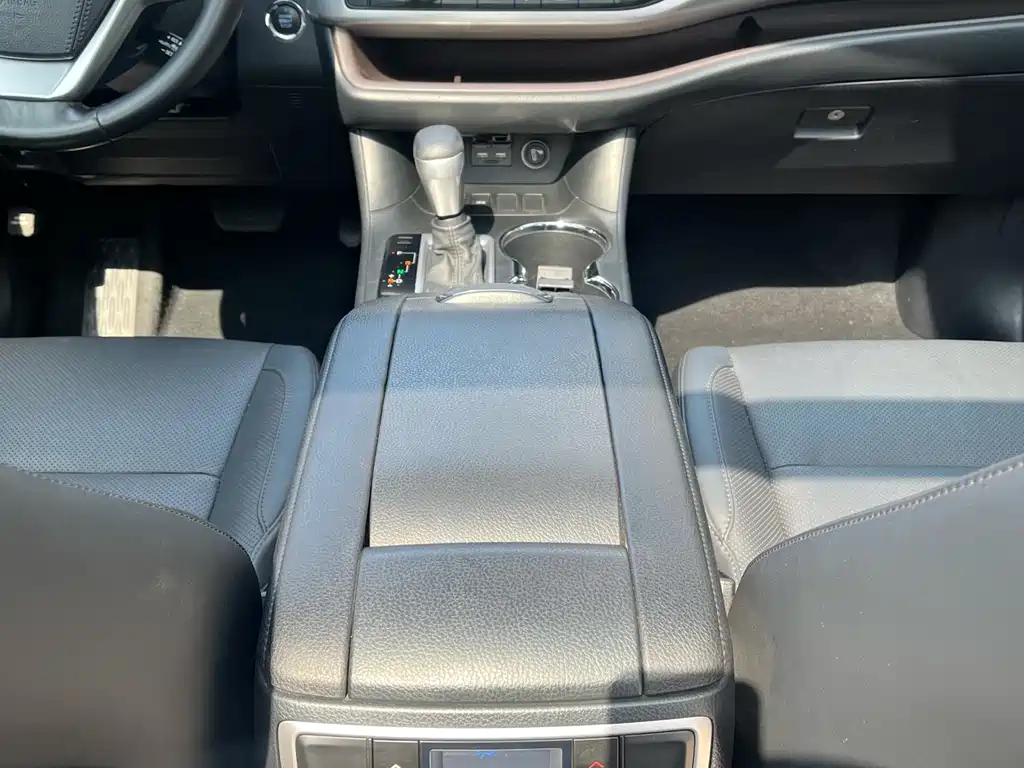Hanlan Da 2021 2.0T Two-wheel Luxury Edition 7-seat