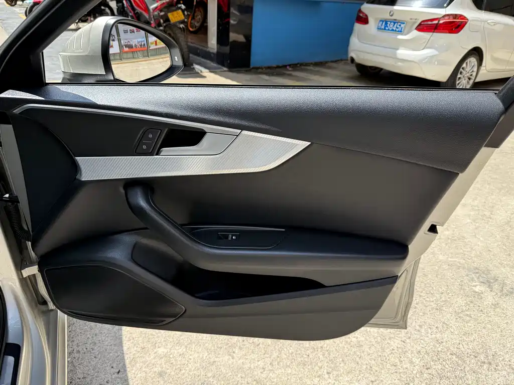 Audi A4L 2017 40 TFSI Style Edition