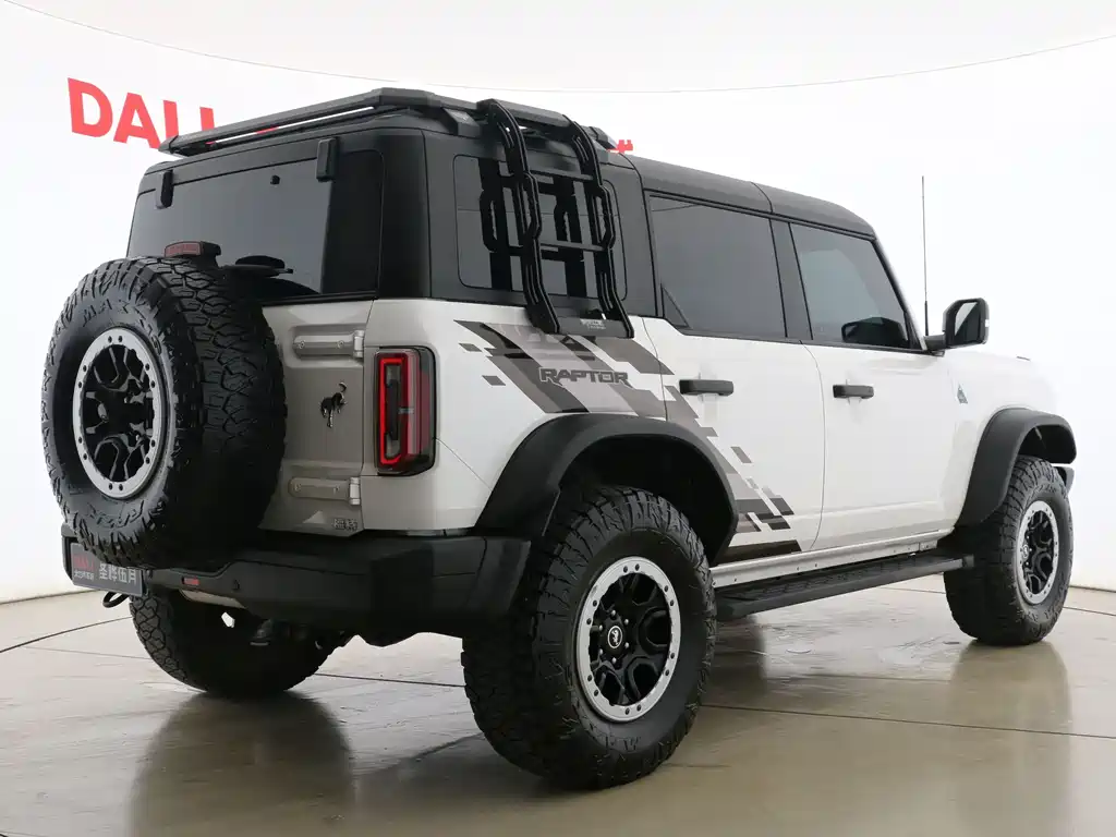 Ford Bronco 2024 2.3T Matte Black Big Foot Off-Road Edition