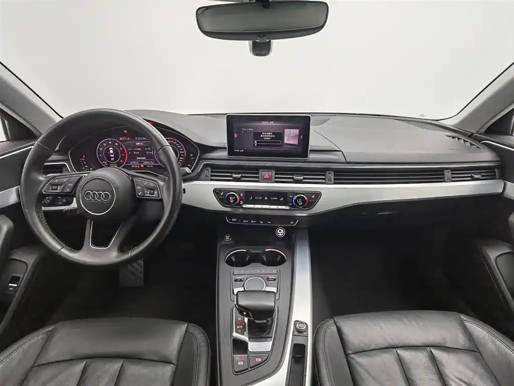 Audi A4L 2019 40 TFSI Fashion Edition National VI
