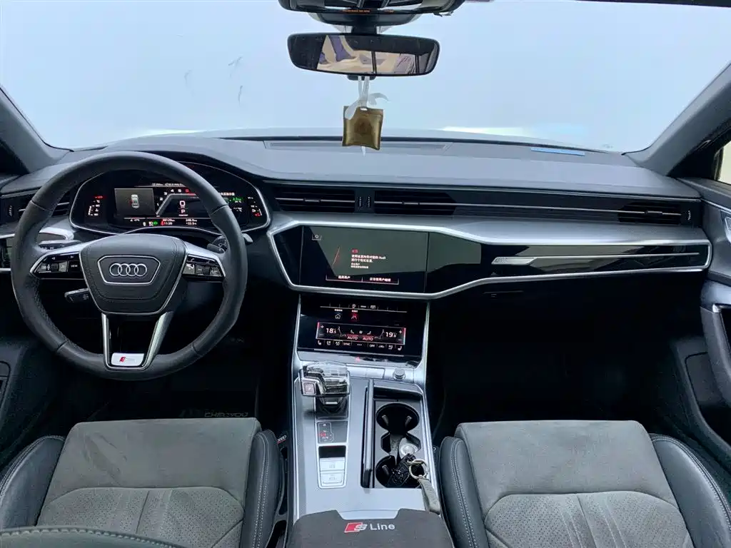 Audi A6L 2024 40 TFSI Luxury Dynamic Edition