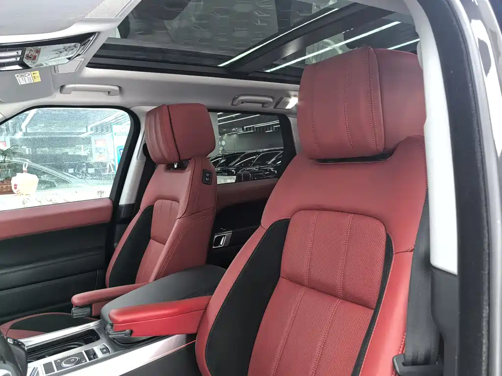Range Rover Sport 2021 3.0 L6曜黑版