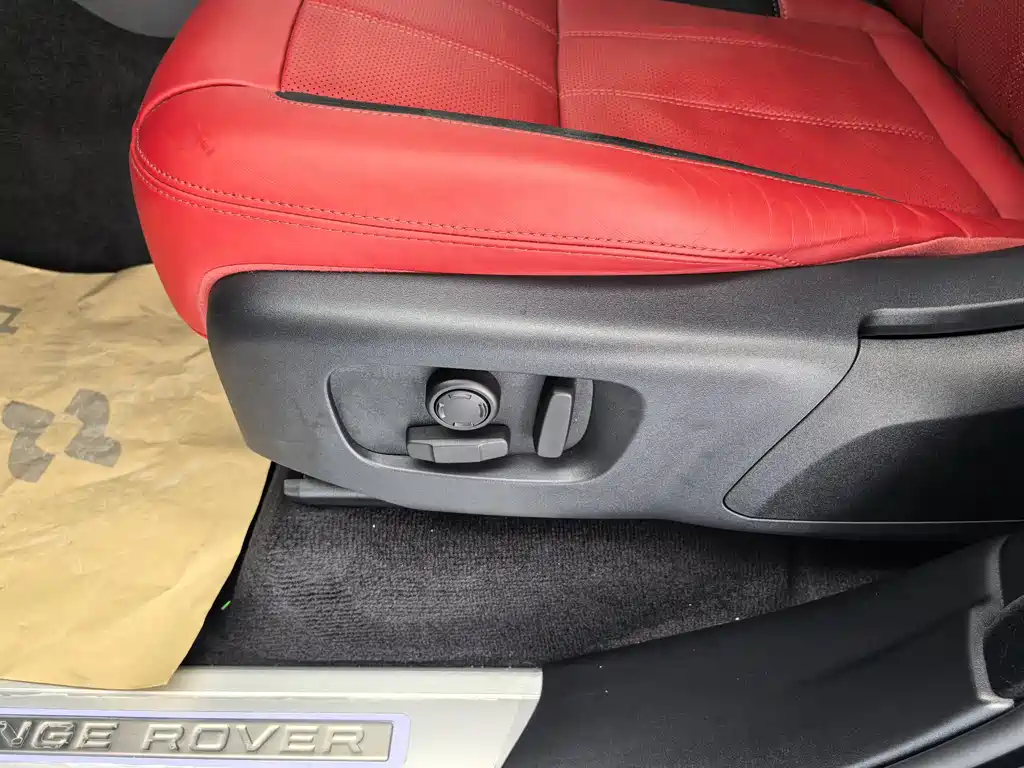Range Rover Sport 2021 3.0 L6曜黑版