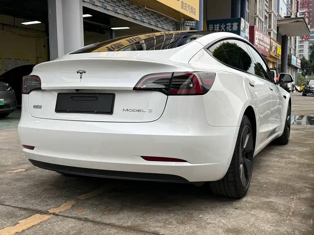 Model 3 Rear-Wheel Drive 2022