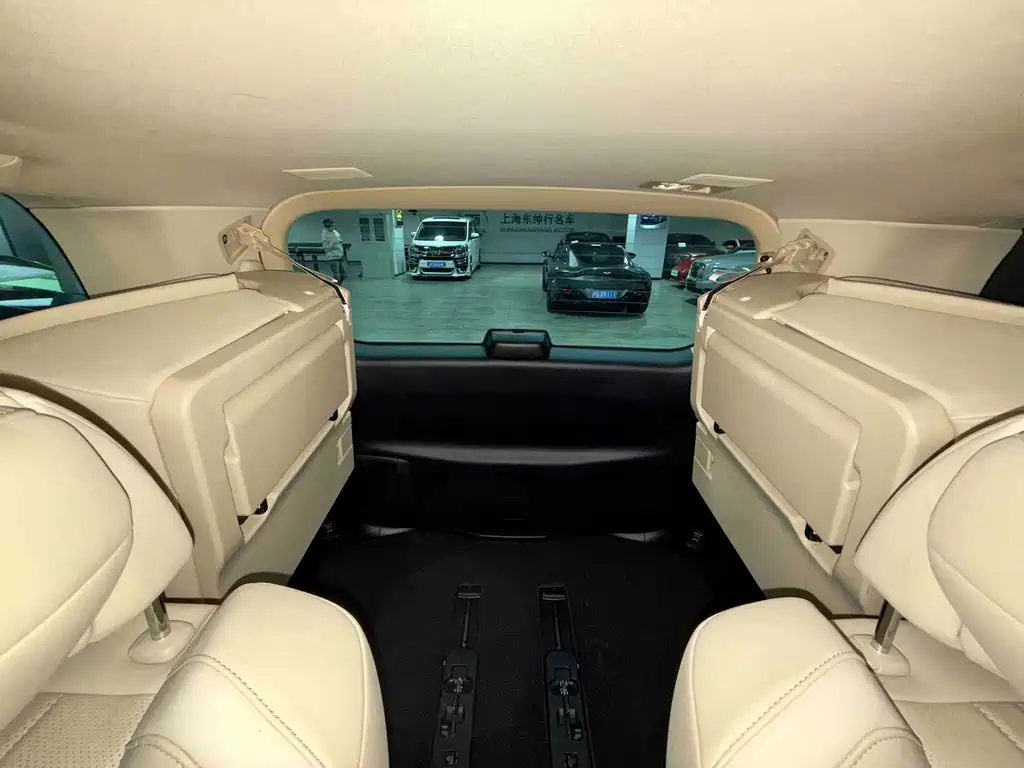 Willow 2021 Crown Hybrid 2.5L HV Prestige Edition