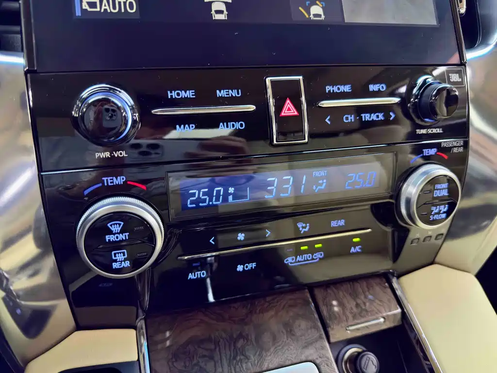 Willow 2021 Crown Hybrid 2.5L HV Prestige Edition