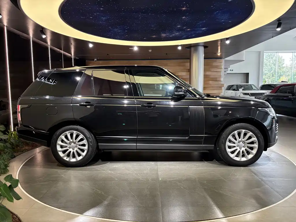Range Rover 2022 3.0 L6 360PS Classic Edition