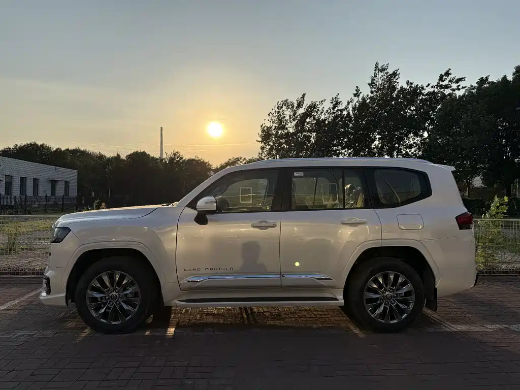 Land Cruiser (Import) 2025 Model 3.3T Diesel Edition