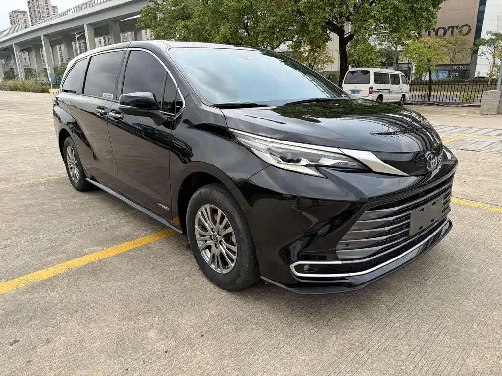 Sienna 2023 2.5L Hybrid Luxury Edition