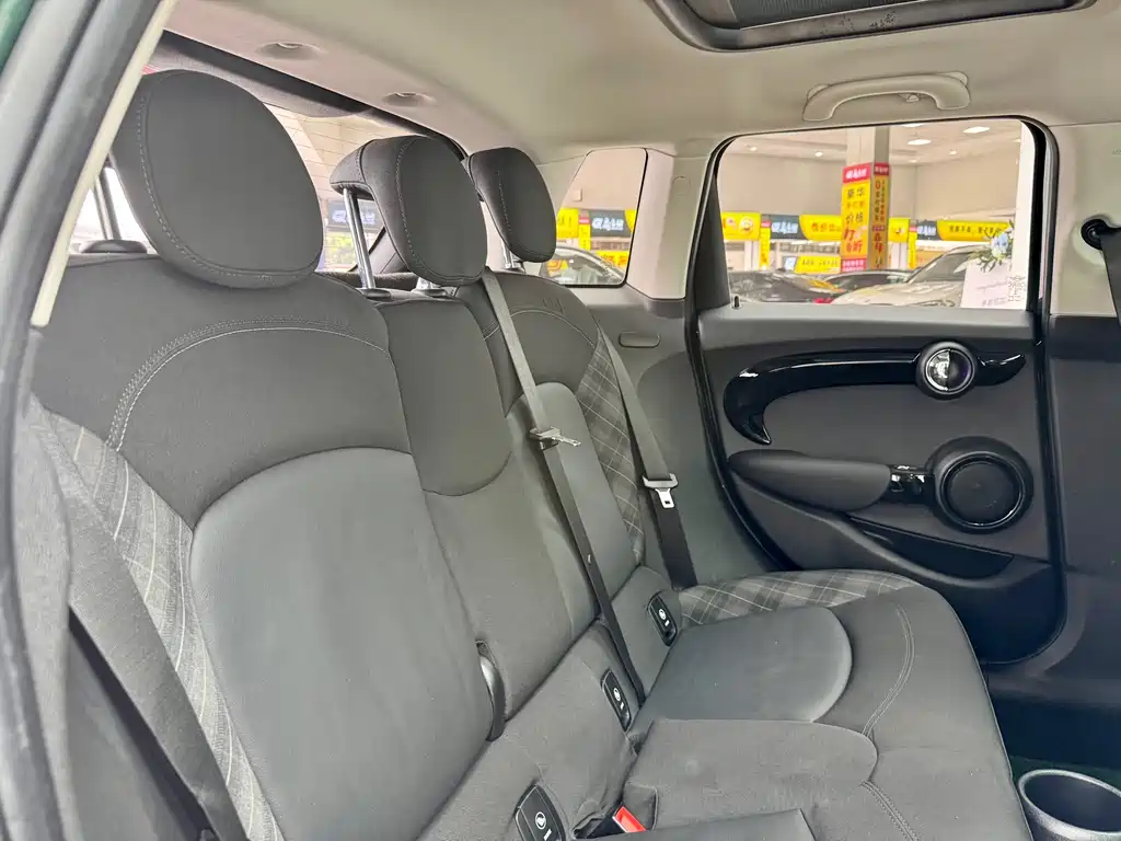 MINI 2018 1.5T Cooper Classic Five-Door Edition