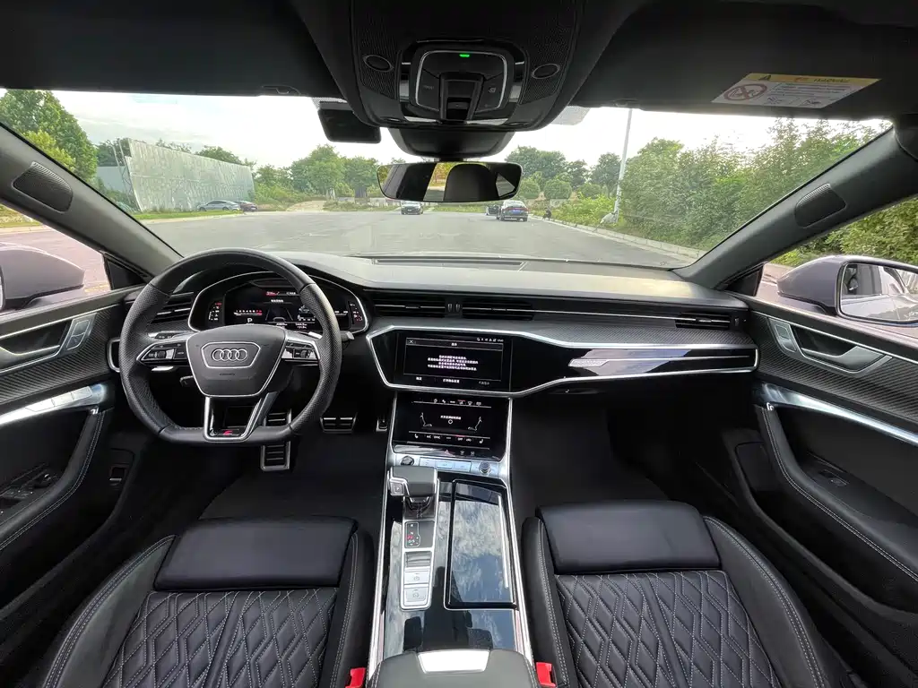 Audi A7 2023 55 TFSI quattro Premium trim