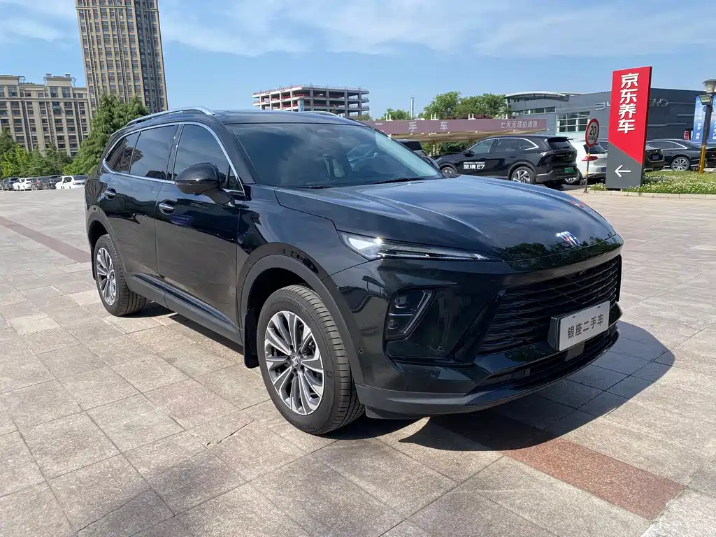 2025 All New Enclave Plus 28T Two-Wheel Drive Platinum Edition