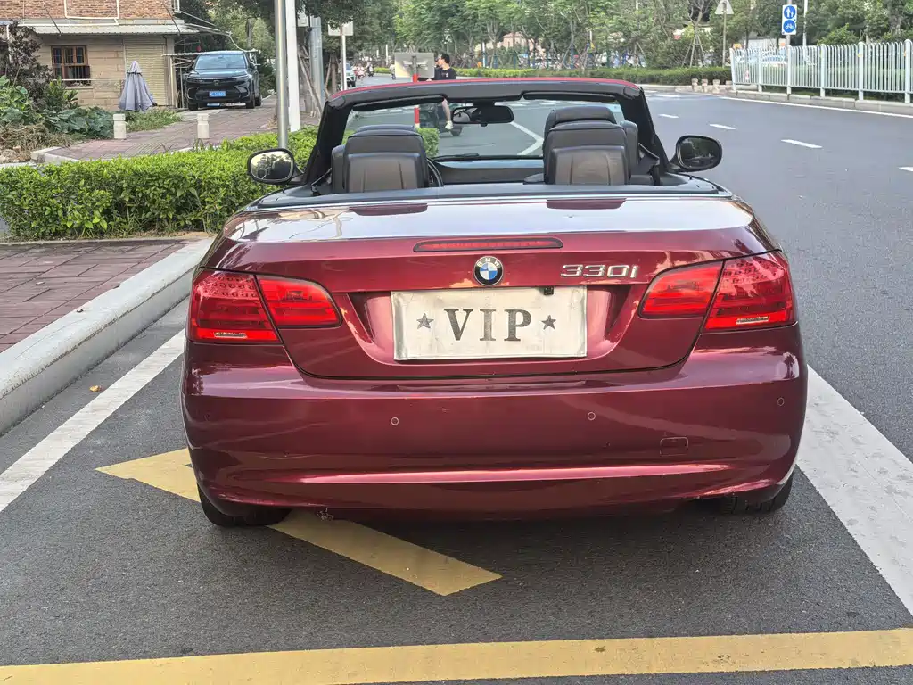 BMW 3 Series (Import) 2011 320i Convertible Coupe Edition