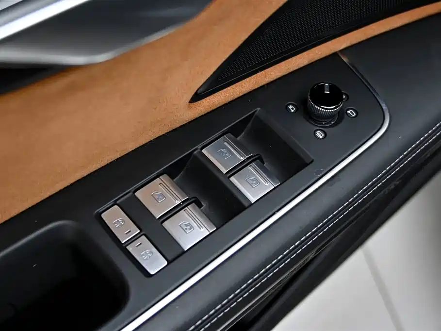 Audi A8 2023 model A8L 50 TFSI quattro Premium Selection