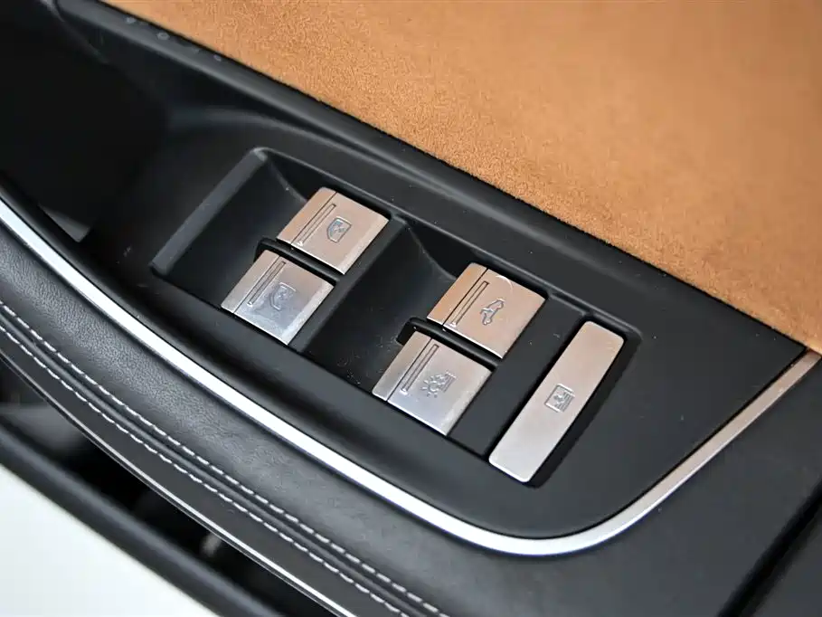 Audi A8 2023 model A8L 50 TFSI quattro Premium Selection