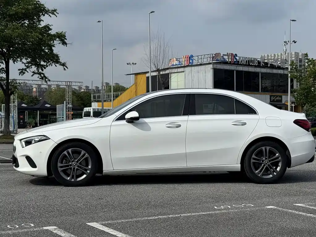 Mercedes A-Class 2019 A 200 L