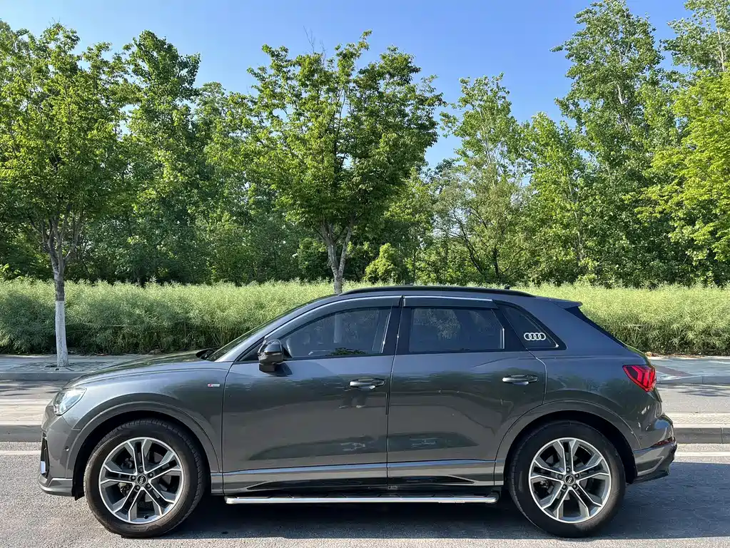 Audi Q3 2023 35 TFSI Sportline (1.4T)