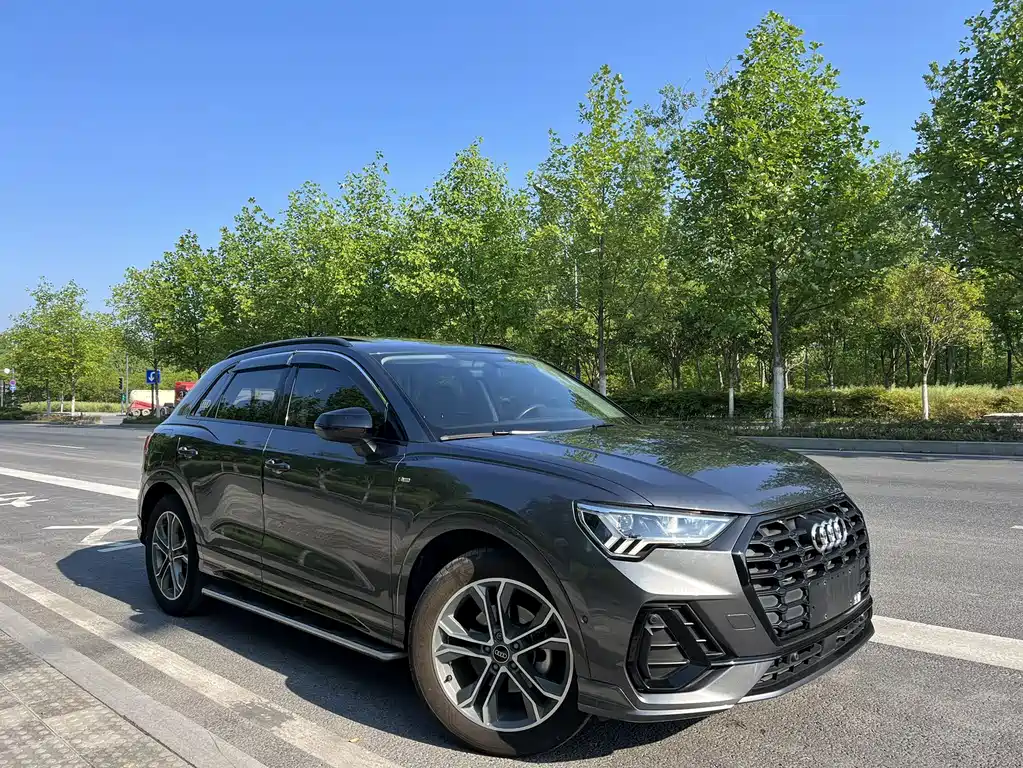 Audi Q3 2023 35 TFSI Sportline (1.4T)