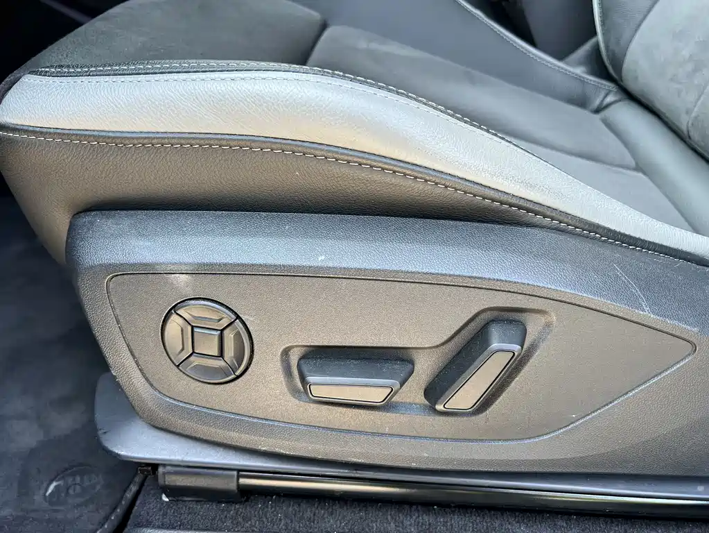 Audi Q3 2023 35 TFSI Sportline (1.4T)