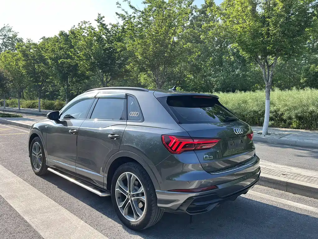 Audi Q3 2023 35 TFSI Sportline (1.4T)