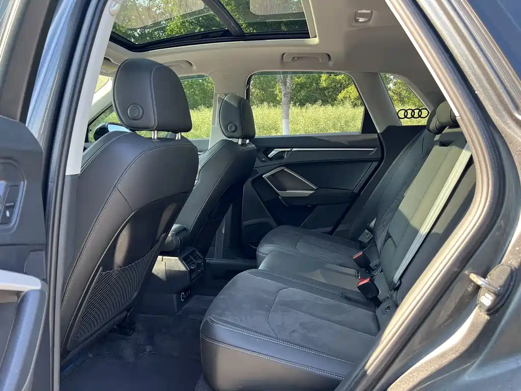 Audi Q3 2023 35 TFSI Sportline (1.4T)