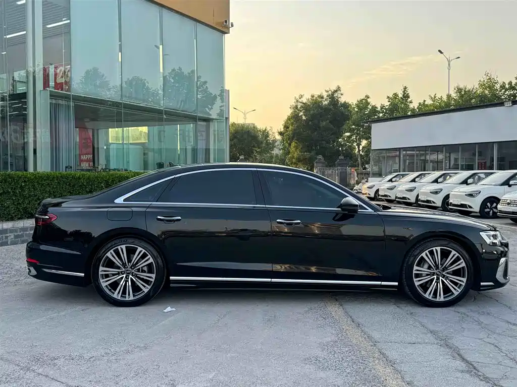 Audi A8 2025 model A8L 45 TFSI quattro Luxury Edition