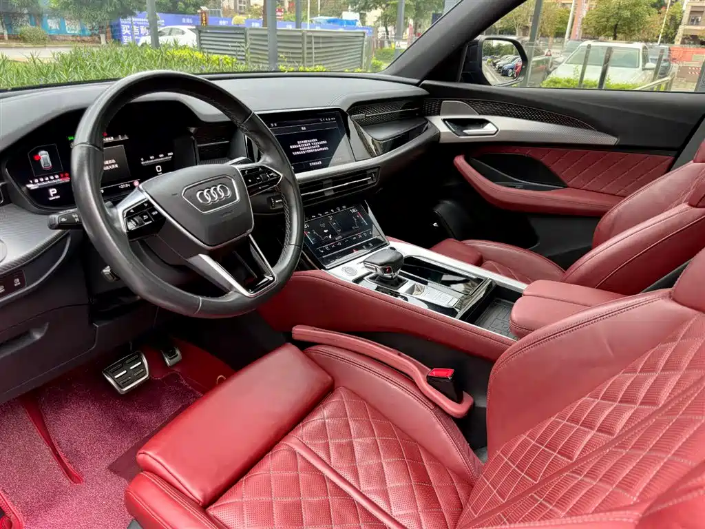 Audi Q6 2024 45 TFSI quattro Black Warrior Edition 7-seat