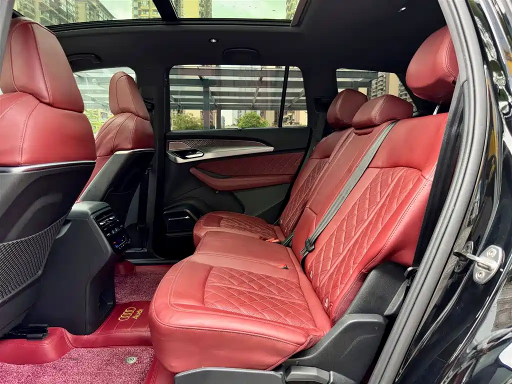 Audi Q6 2024 45 TFSI quattro Black Warrior Edition 7-seat