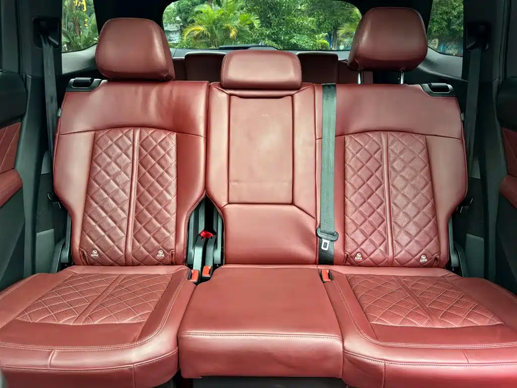 Audi Q6 2024 45 TFSI quattro Black Warrior Edition 7-seat