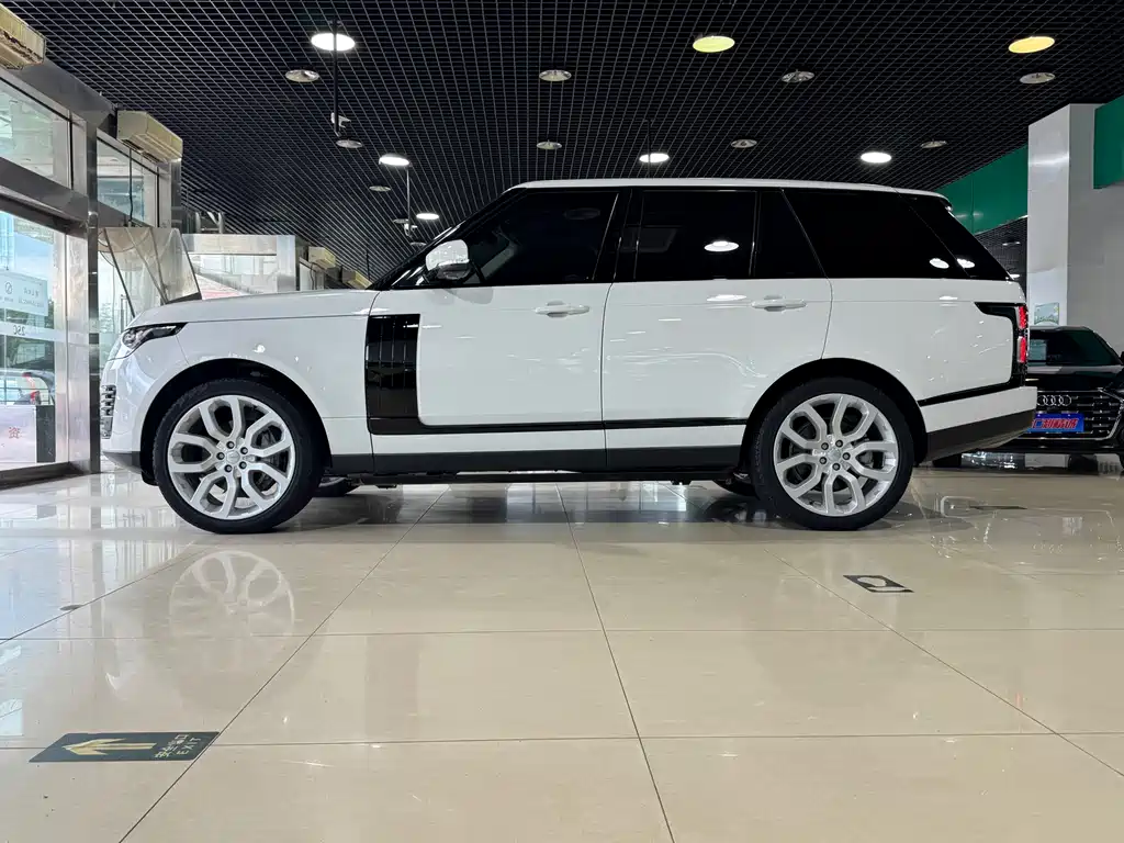 Range Rover 2022 3.0 L6 360PS Heritage Edition