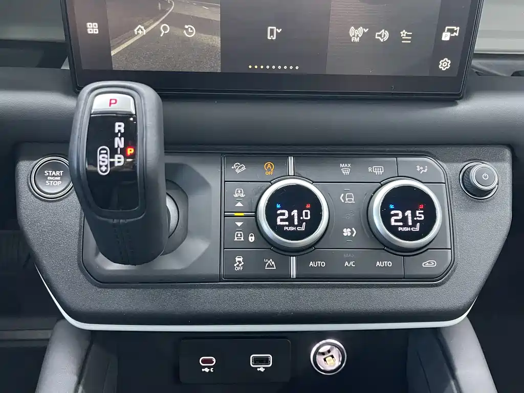Land Rover Defender 2024 110 3.0T P400 X-DYNAMIC HSE