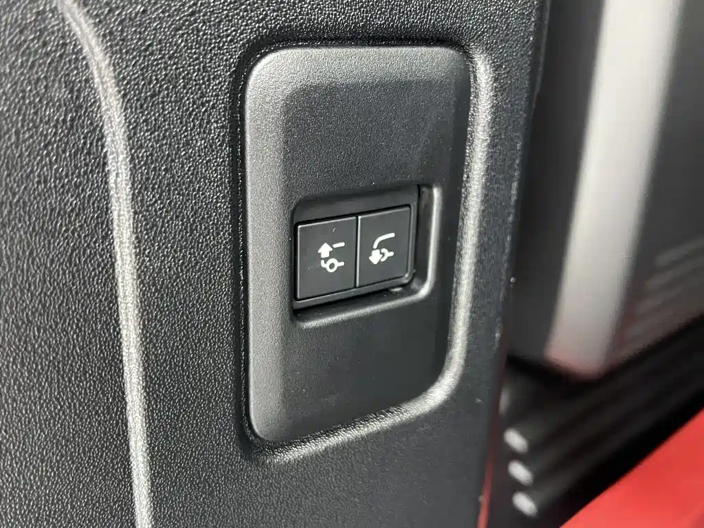 Land Rover Defender 2024 110 3.0T P400 XS