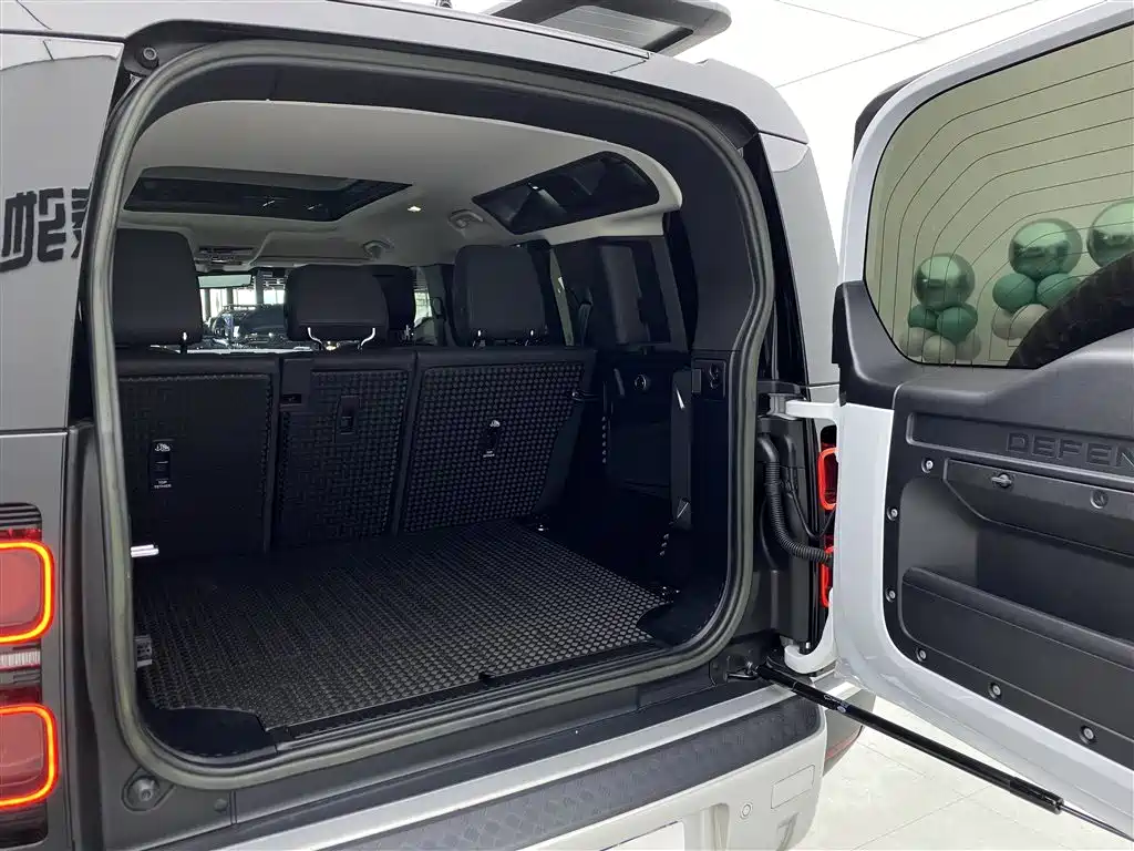 Land Rover Defender 2023 Edition 110 3.0T P400 Dark Special Edition
