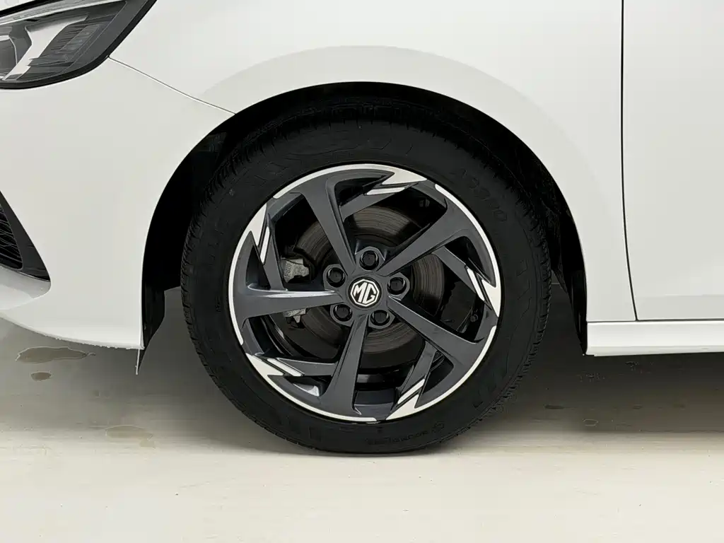 MG5 2023 180DVVT CVT Luxury Edition